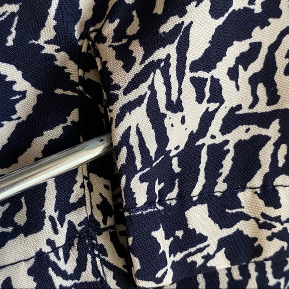 Sienna Sky Leaf print Shift Dress 3/4 Sleeves - Picture 9 of 12